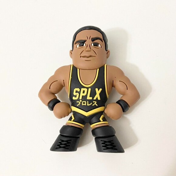 Micro Brawlers Jeff Cobb and Eddie Guerrero Pro Wrestling Crate 3 Inch Figures - Picture 6 of 15